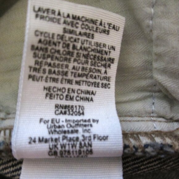 Free People We the Free Sz 26 2 EUC Zip It Up Denim Mini Skirt Raw Hem Med Wash - Picture 7 of 7